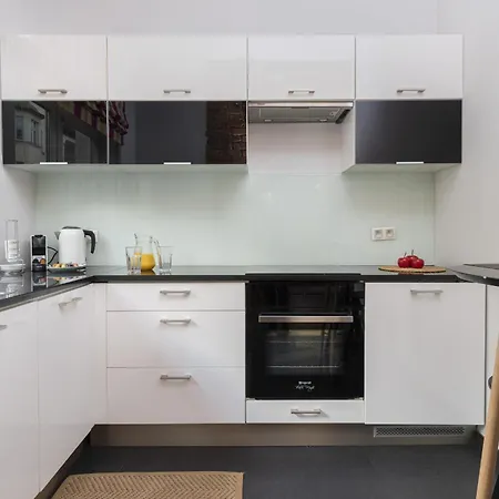 Stylish Parkowa In By Renters 소포트