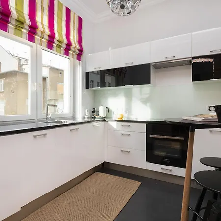 Stylish Parkowa In By Renters 아파트 소포트