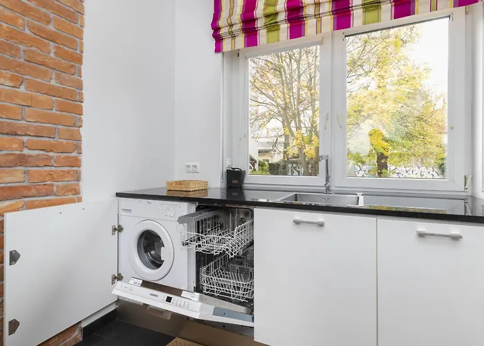 Апартаменты Stylish Parkowa In By Renters