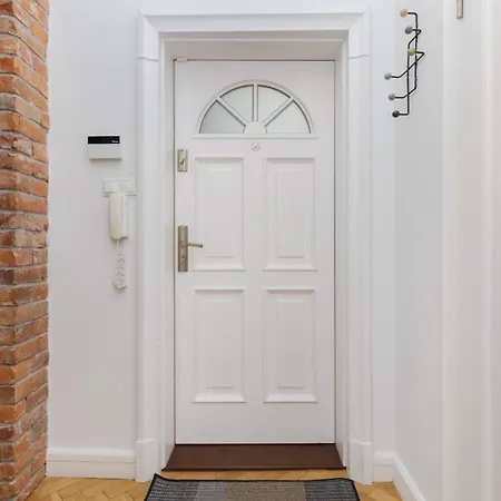 Stylish Parkowa In By Renters *